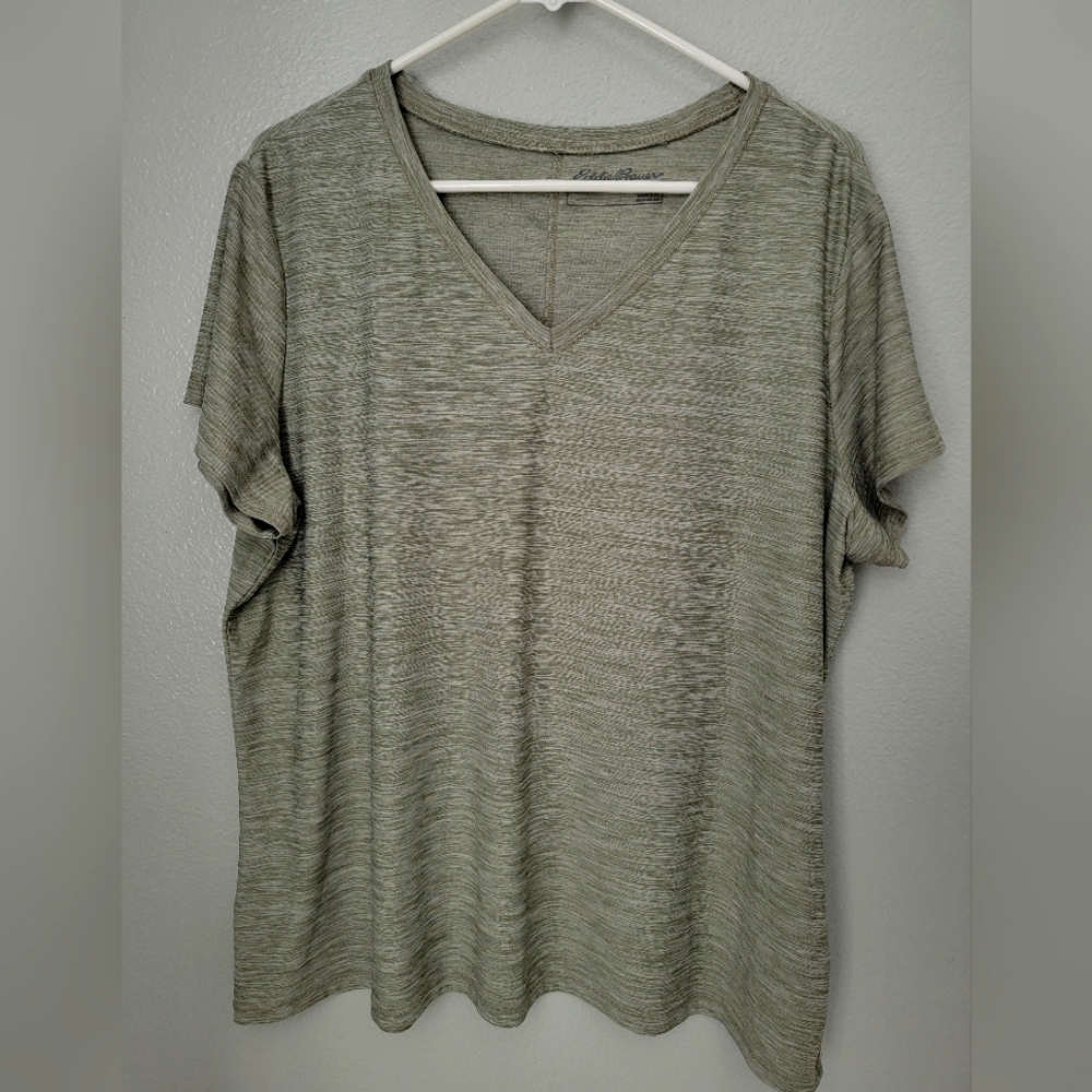 Like New! Women's Eddie Bauer lightweight tshirt~ 2XL